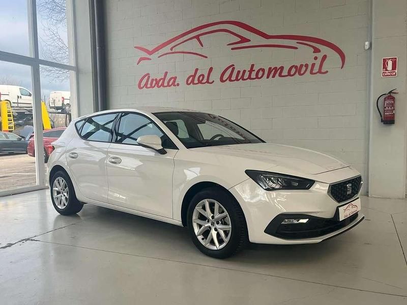 Usado Seat Leon Style 131 CV (96 kW) 2021 Blanco Utilitario