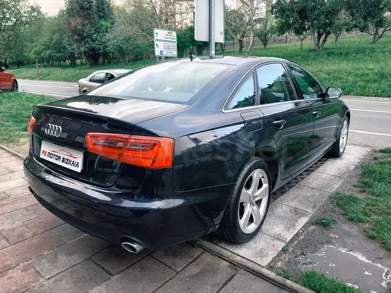 Usado Audi A6 204 CV (150 kW) 2012 Negro Berlina