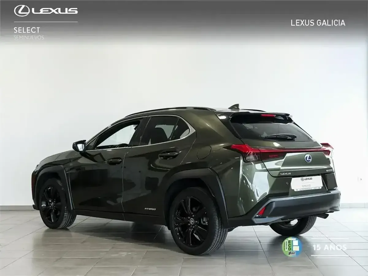 Usado Lexus UX 184 CV (135 kW) 2022 Verde SUV