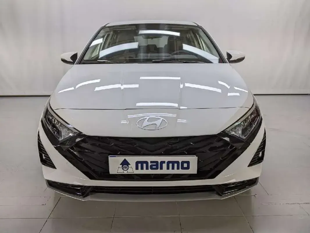 Usado Hyundai i20 79 CV (58 kW) 2025 Blanco Utilitario