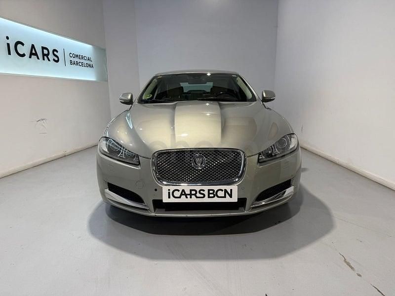 Usado Jaguar XF Luxury 240 CV (176 kW) 2012 Gris / plata Berlina