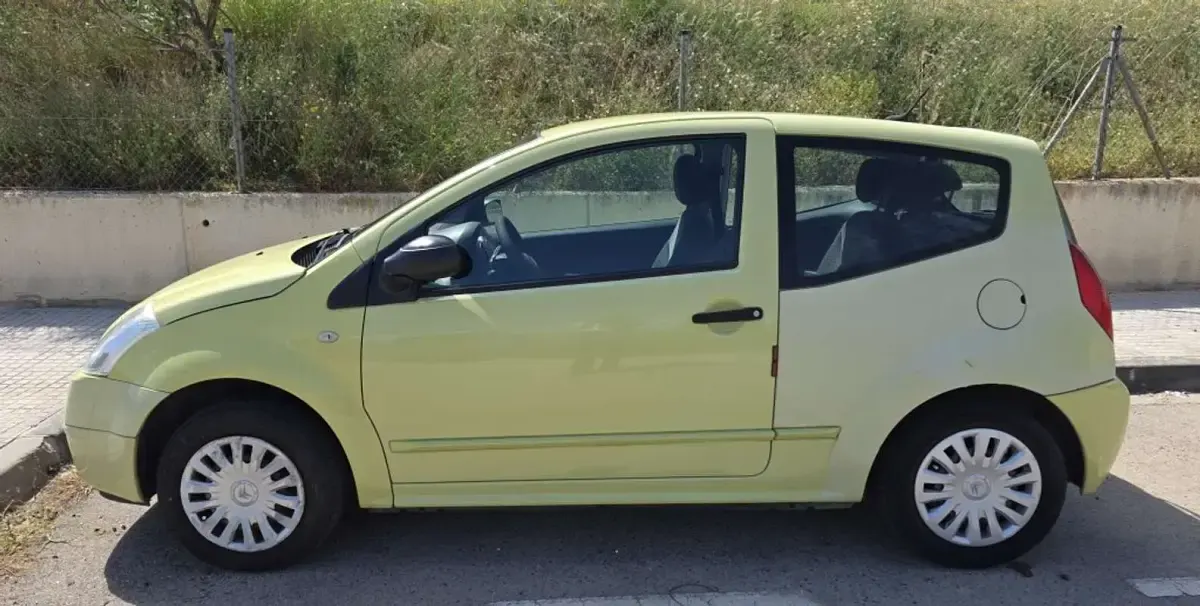 Usado Citroën C2 75 CV (55 kW) 2007 Amarillo Utilitario