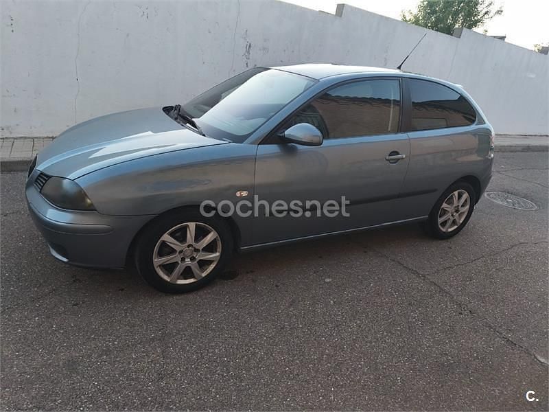 Usado Seat Ibiza Reference 75 CV (55 kW) 2005 Verde Utilitario