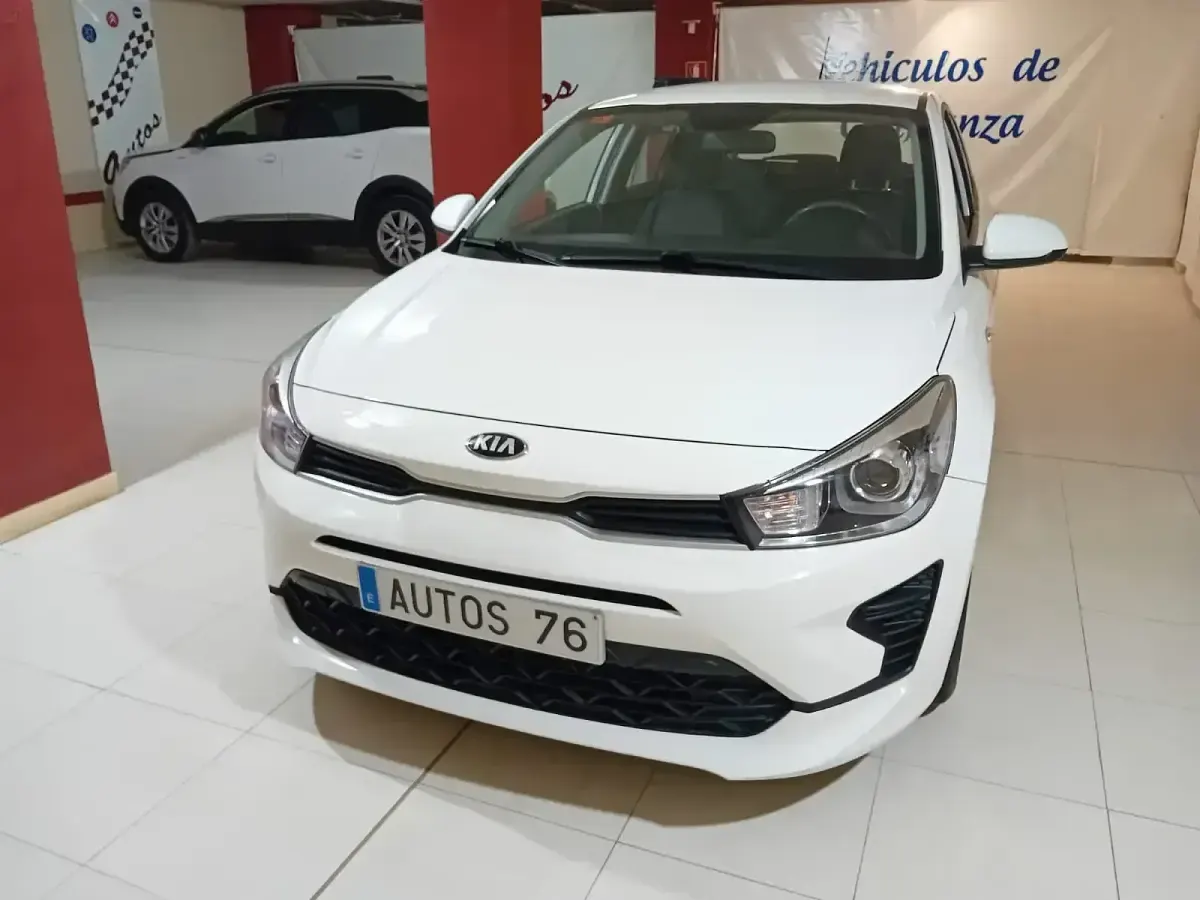 Usado Kia Rio 84 CV (61 kW) 2021 Blanco
