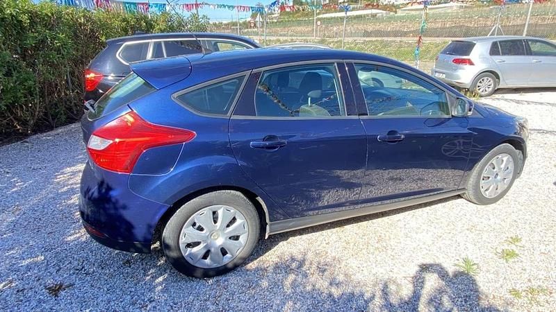 Usado Ford Focus 114 CV (83 kW) 2013 Azul Utilitario
