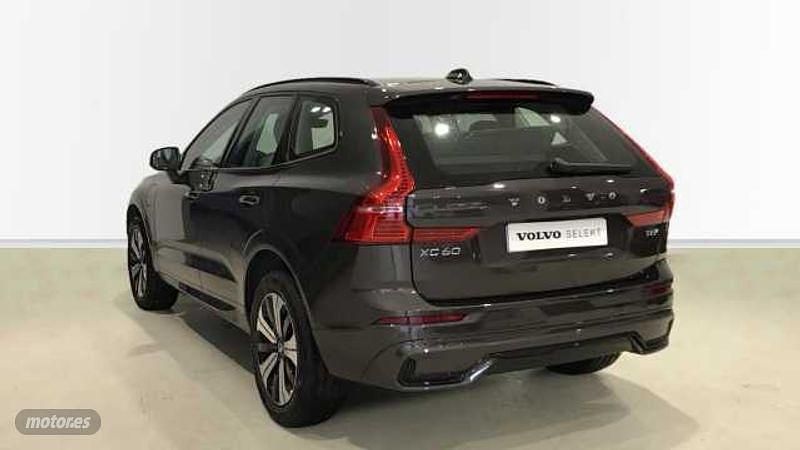 Usado Volvo XC60 Plus 350 CV (257 kW) 2025 Gris / plata SUV