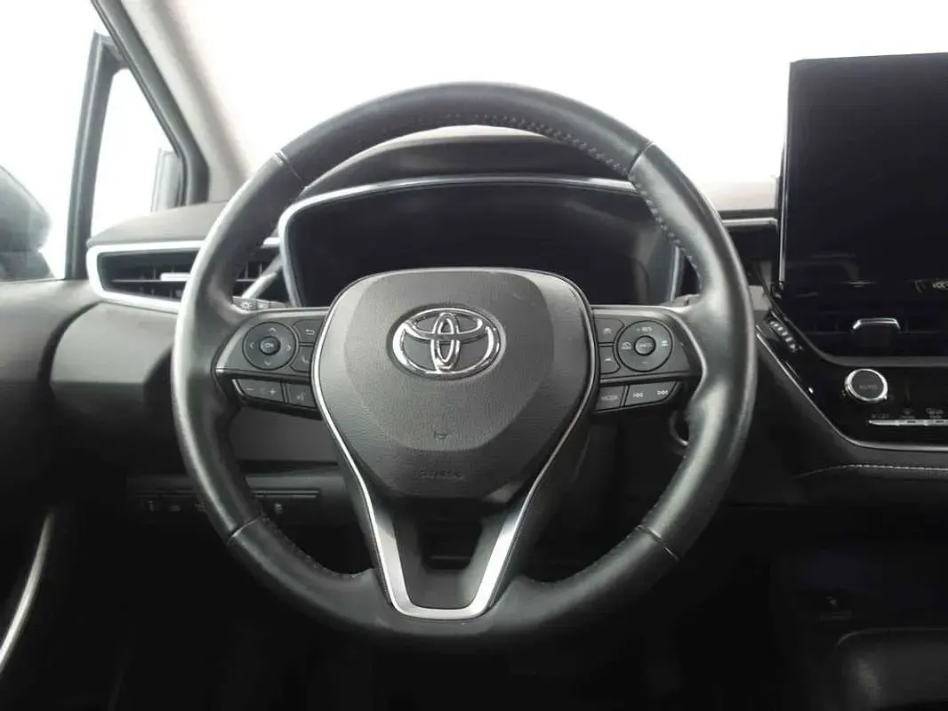 Usado Toyota Corolla Style 141 CV (103 kW) 2024 Gris Berlina
