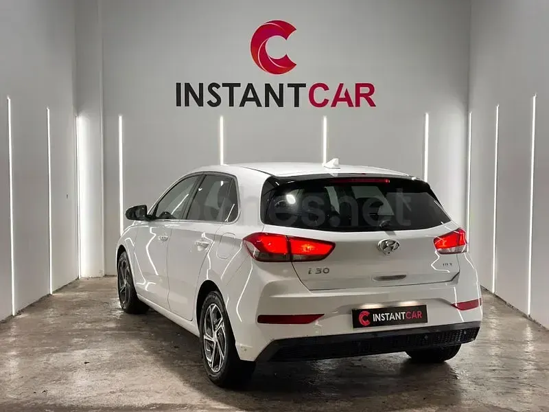 Usado Hyundai i30 N Line 100 CV (73 kW) 2024 Blanco Berlina
