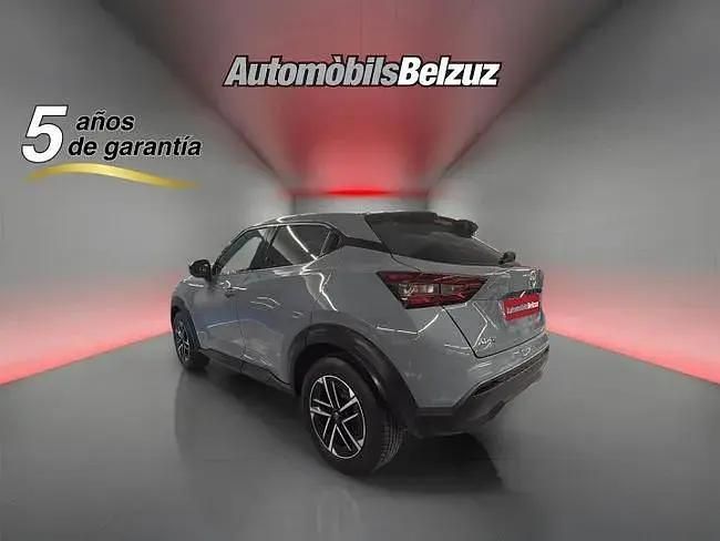 Begagnad Nissan Juke Acenta 115 HK (84 kW) 2024 Grå SUV