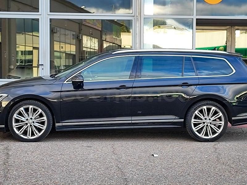 Usado VW Passat Sportline 190 CV (139 kW) 2018 Negro Familiar
