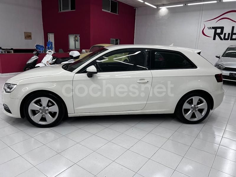 Usado Audi A3 Attraction 105 CV (77 kW) 2014 Blanco Berlina