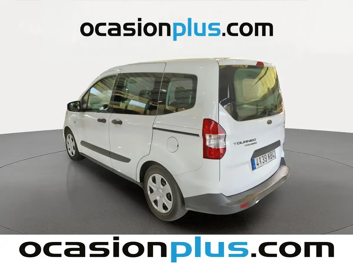 Usado Ford Tourneo Courier Ambiente 102 CV (75 kW) 2017 Blanco Monovolumen