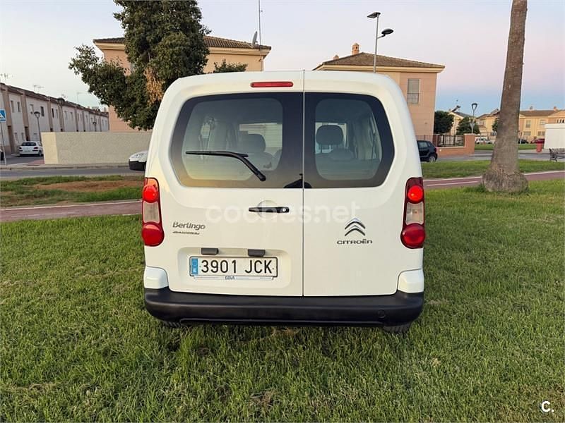 Usado Citroën Berlingo Attraction 75 CV (55 kW) 2016 Blanco Monovolumen