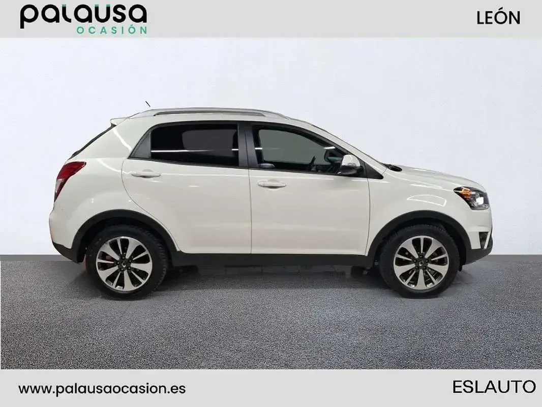 Usado SsangYong Korando Limited 175 CV (128 kW) 2015 Blanco SUV