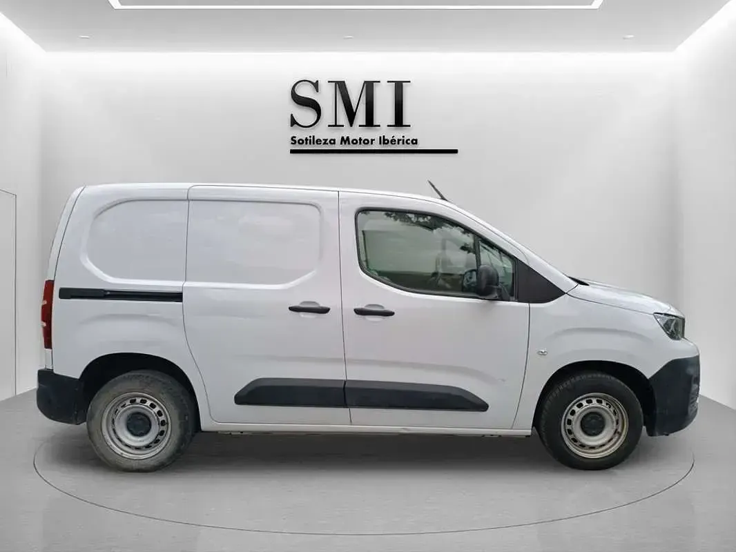 Usado Peugeot Partner S 102 CV (75 kW) 2022 Blanco Monovolumen