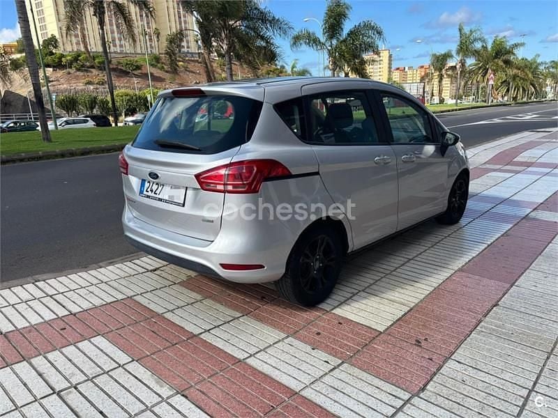 Usado Ford B-MAX Trend 100 CV (73 kW) 2016 Gris / plata Monovolumen