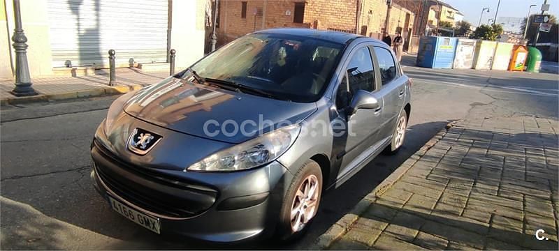 Gris / plata Usado 2009 Peugeot 207 Berlina | 4000 € (Precio justo) - Imagen 1/4