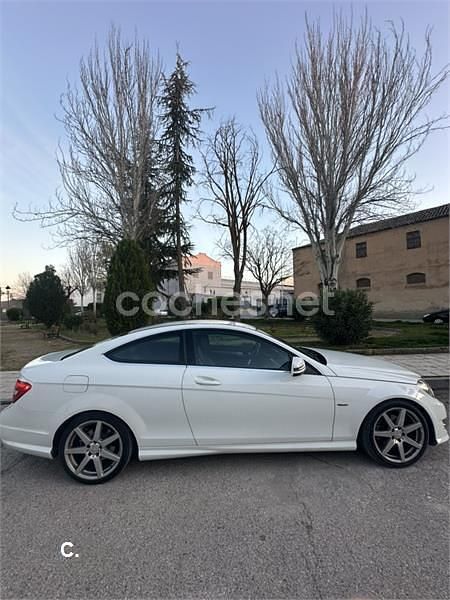 Usado Mercedes C220 170 CV (125 kW) 2013 Blanco Coupe