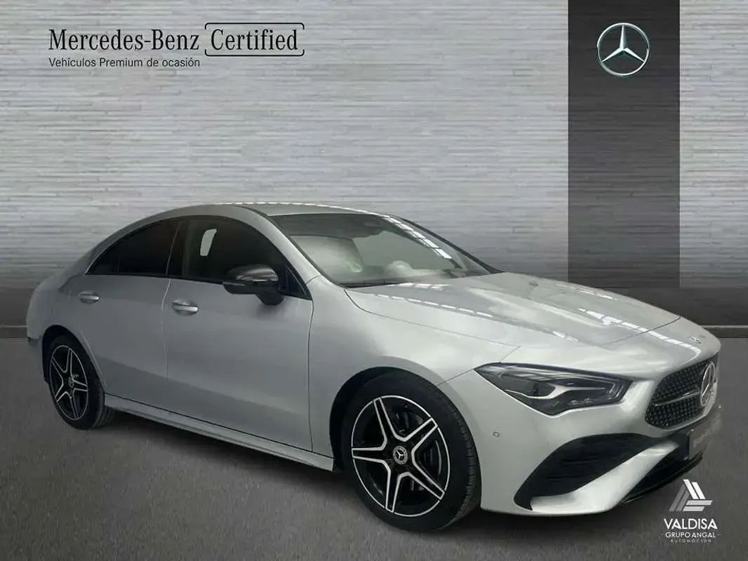 Usado Mercedes CLA220 AMG line 190 CV (139 kW) 2025 Berlina
