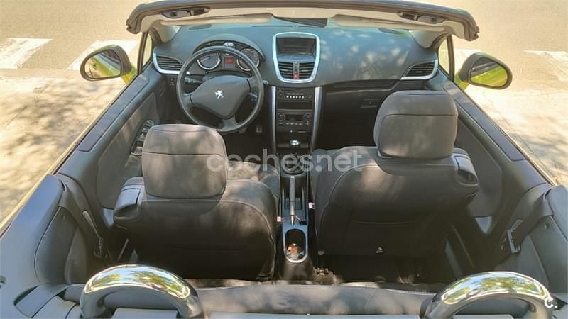 Usado Peugeot 207 CC 120 CV (88 kW) 2007 Verde Descapotable