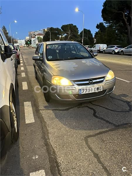 Usado Opel Corsa Enjoy 70 CV (51 kW) 2006 Gris / plata Utilitario