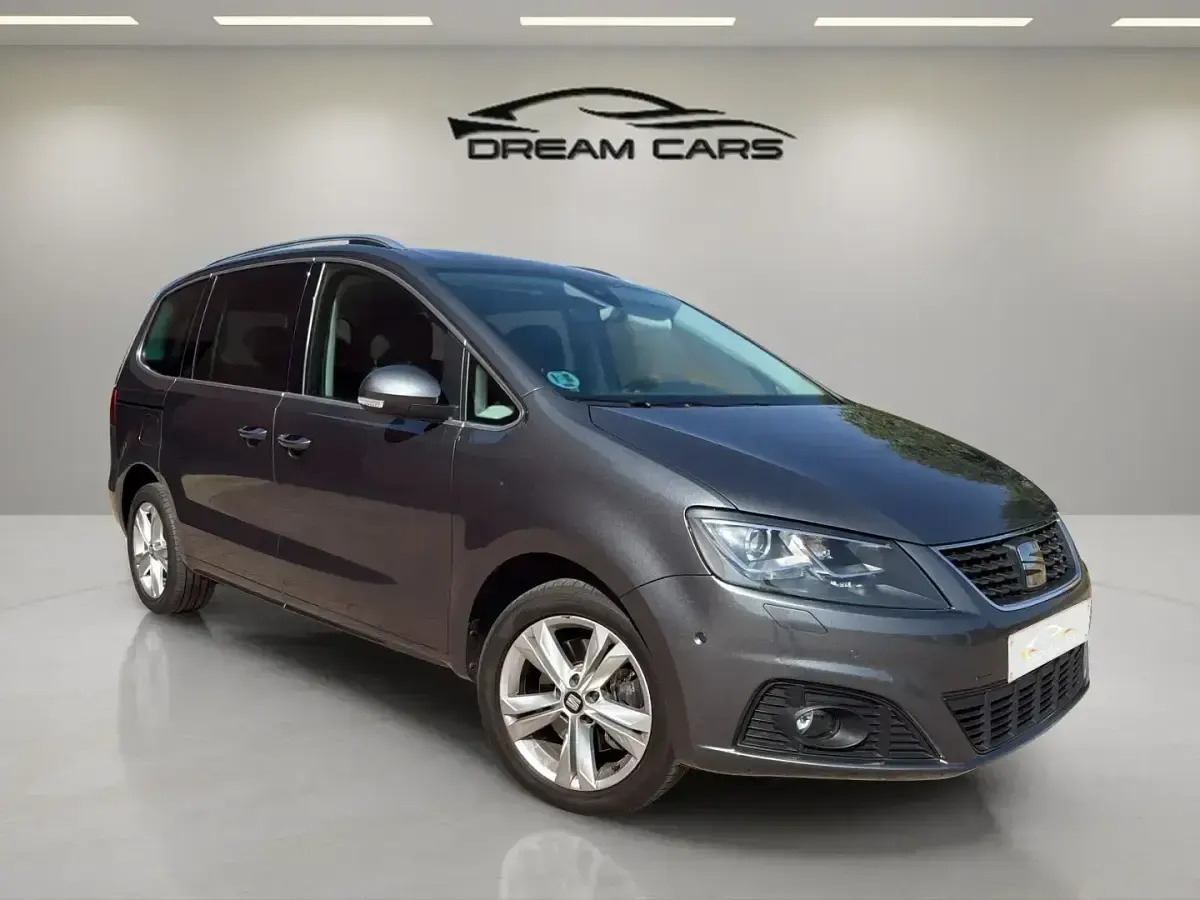 Usado Seat Alhambra XCELLENCE 150 CV (110 kW) 2022 Gris plata Monovolumen