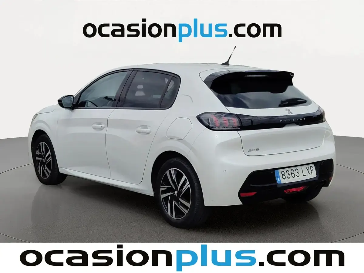 Używany Peugeot 208 Allure 131 KM (96 kW) 2022 Biały Hatchback
