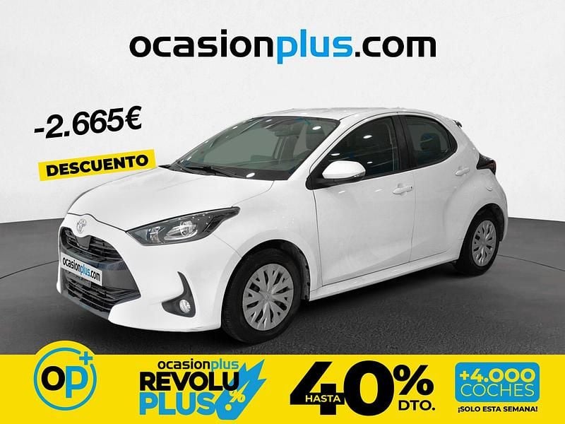 Usado Toyota Yaris Business Edition 69 CV (50 kW) 2023 Blanco Utilitario