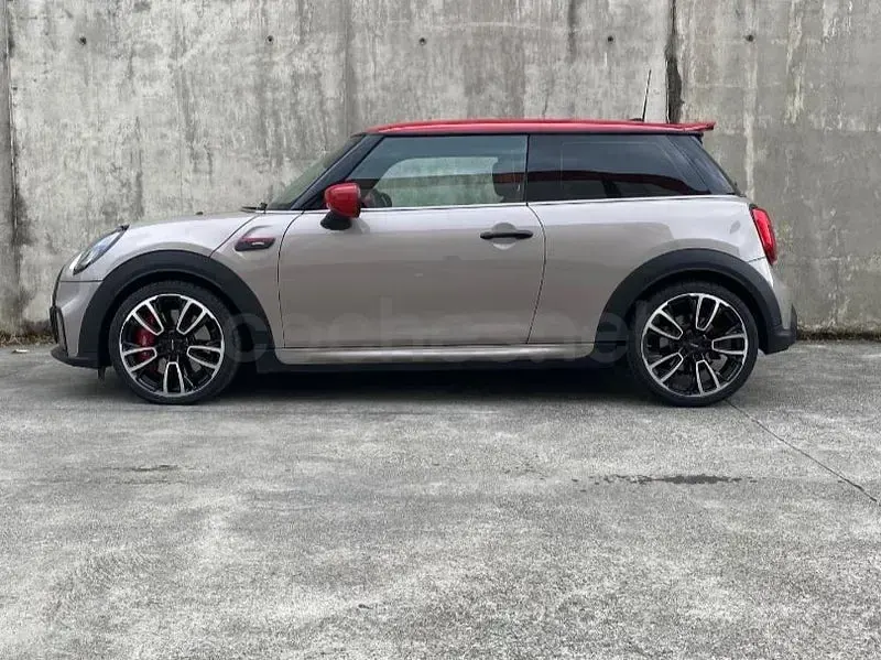 Usado Mini John Cooper Works 231 CV (169 kW) 2022 Gris / plata Utilitario