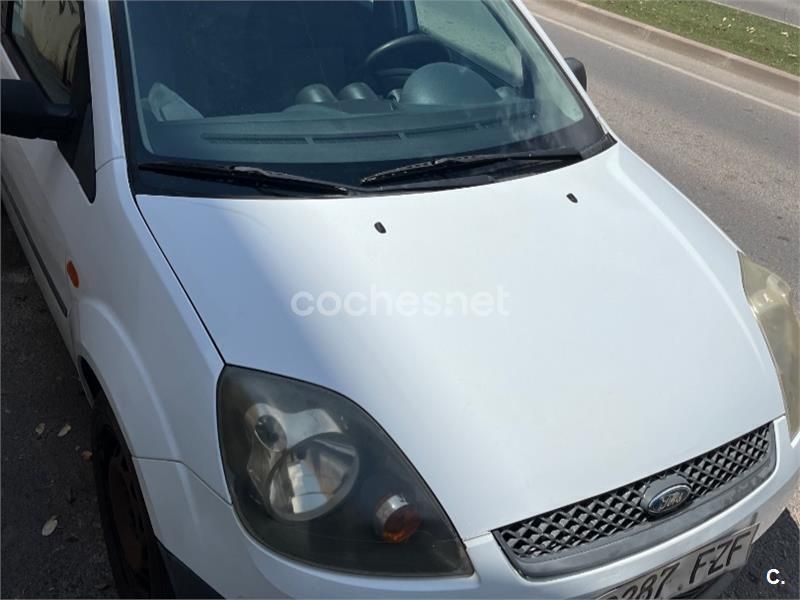 Blanco Usado 2008 Ford Fiesta Ambiente Utilitario | 2200 € (Buen precio) - Imagen 1/4