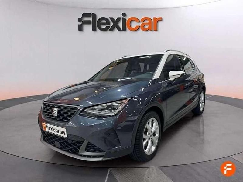 Usado Seat Arona FR 150 CV (110 kW) 2023 Gris SUV