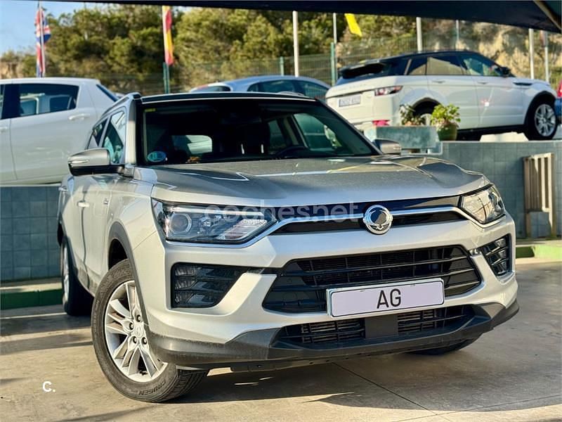 Usado Ssangyong (KGM) Korando 149 CV (109 kW) 2020 Gris / plata SUV