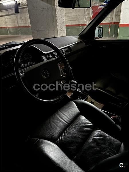 Usado Mercedes 230 132 CV (97 kW) 1989 Gris / plata Coupe