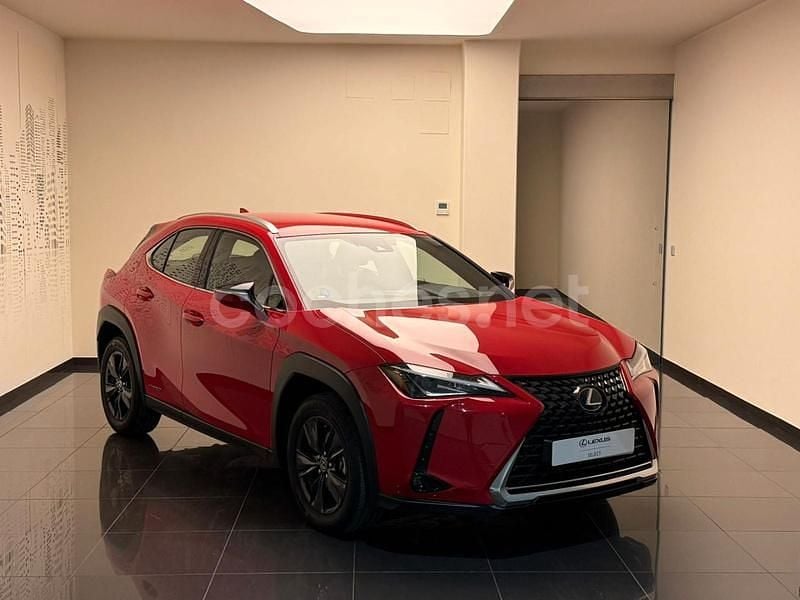 Usado Lexus UX Business Edition 184 CV (135 kW) 2022 Rojo SUV
