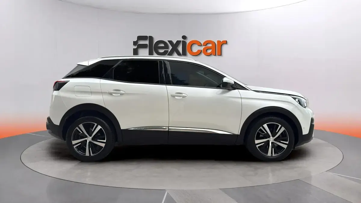 Usado Peugeot 3008 Allure 130 CV (95 kW) 2019 Blanco SUV