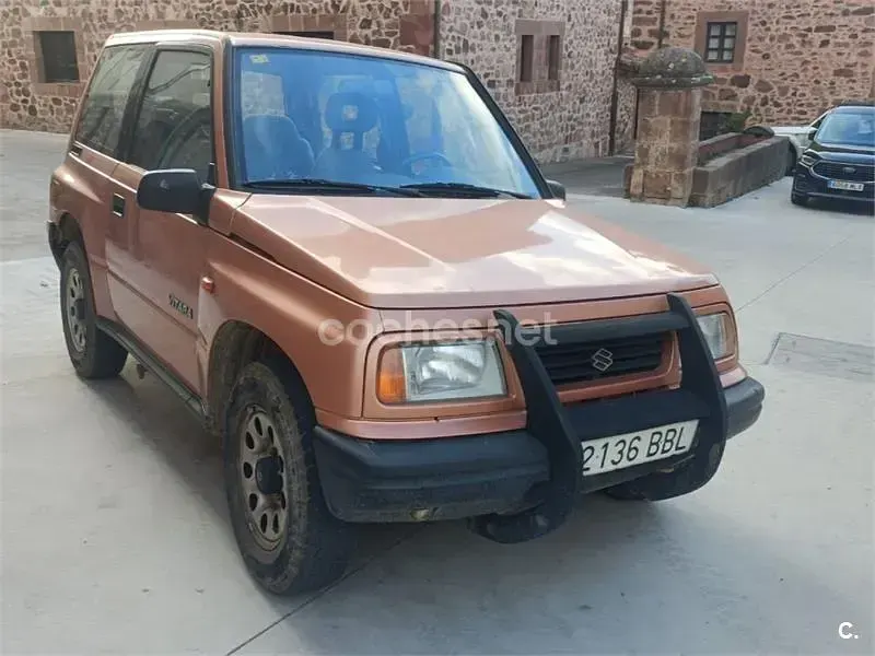 Usado Suzuki Vitara 80 CV (58 kW) 2000 Marrón SUV