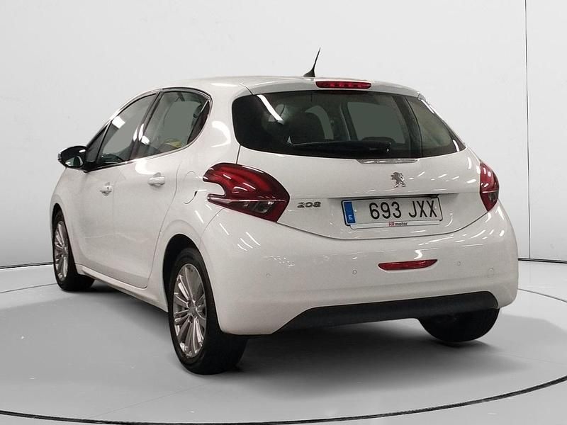 Usado Peugeot 208 Allure 100 CV (73 kW) 2017 Blanco Utilitario