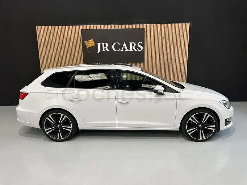 Usado Seat Leon FR 150 CV (110 kW) 2016 Blanco Familiar