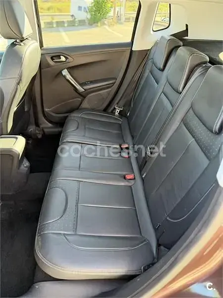 Usado Peugeot 2008 Allure 120 CV (88 kW) 2014 Marrón SUV