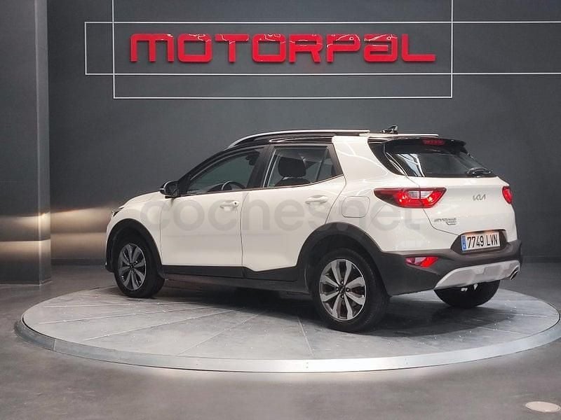 Usado Kia Stonic 120 CV (88 kW) 2021 Blanco SUV