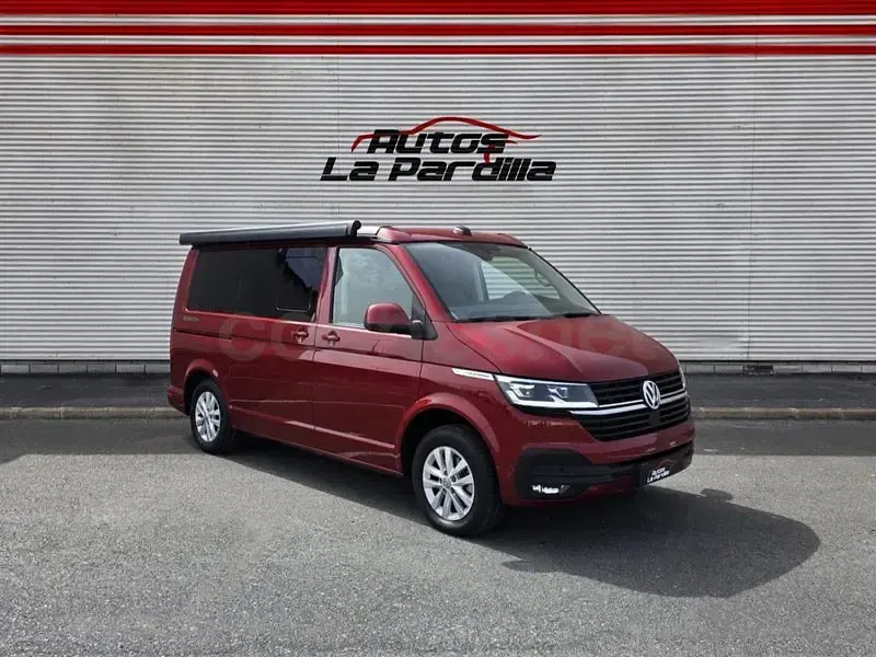 Begagnad VW California Beach 110 HK (80 kW) 2022 Röd Van