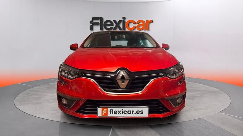 Usado Renault Mégane IV Life 101 CV (74 kW) 2018 Rojo Berlina