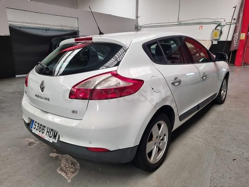 Usado Renault Mégane Dynamique 110 CV (80 kW) 2011 Blanco Berlina