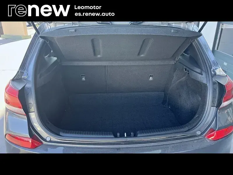 Usado Hyundai i30 GO! 120 CV (88 kW) 2018 Gris Berlina
