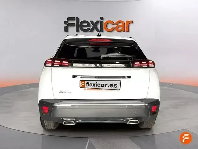 Usado Peugeot 2008 Allure 130 CV (95 kW) 2024 Blanco SUV