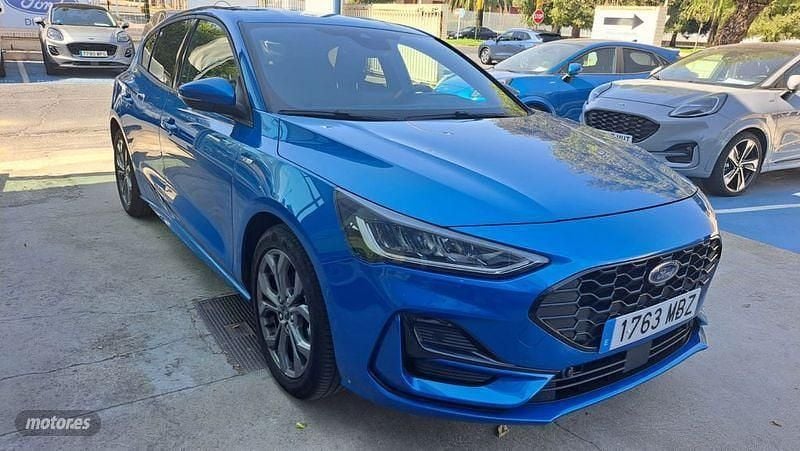 Usado Ford Focus ST-Line 125 CV (91 kW) 2022 Azul Berlina
