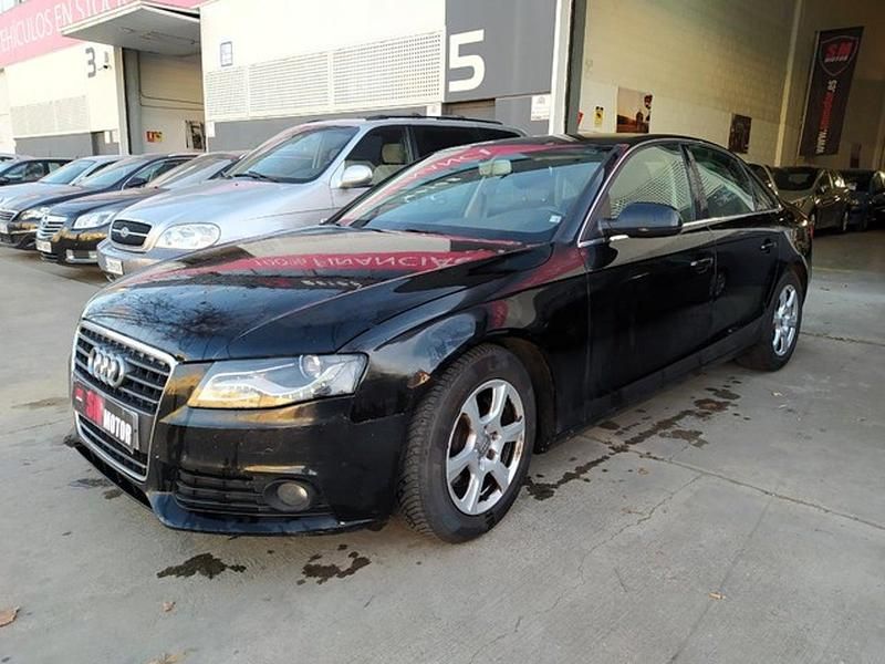 Usado Audi A4 136 CV (100 kW) 2011 Negro Berlina