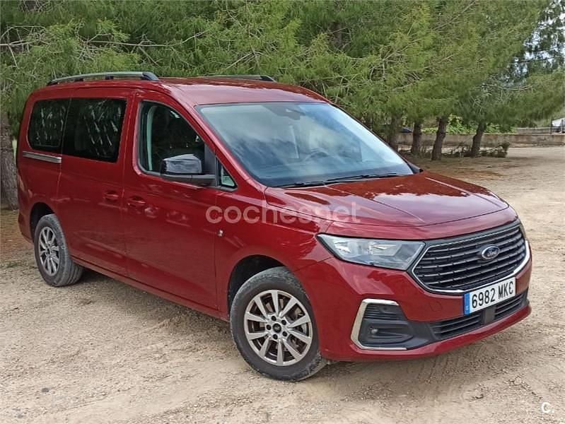 Rojo Usado 2023 Ford Grand Tourneo Connect Titanium Monovolumen | 26.750 € (Buen precio) - Imagen 1/4