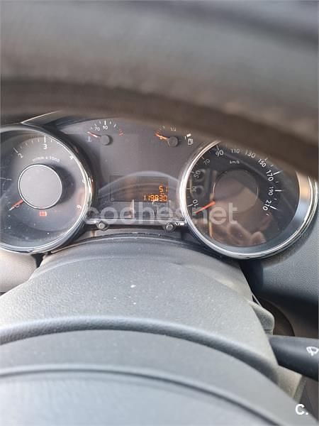 Usado Peugeot 5008 110 CV (80 kW) 2010 Beige Monovolumen