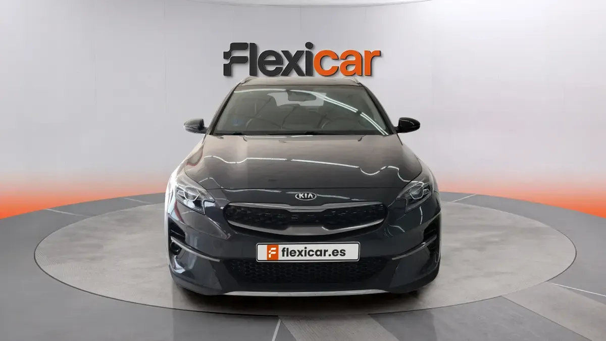 Usado Kia Ceed 160 CV (117 kW) 2021 Gris Utilitario